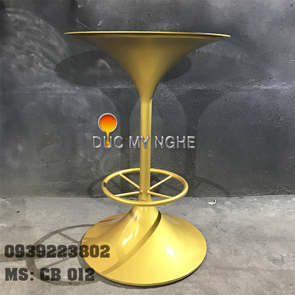 Bàn bar loa kèn gang đúc CB 012